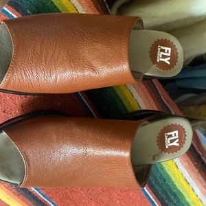 Fly London 8.5 sandles (39)